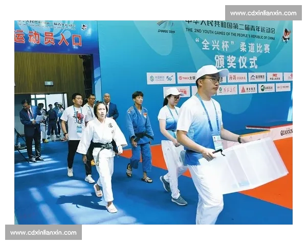 柔道新星崛起之路：青年力量书写赛场辉煌传奇
