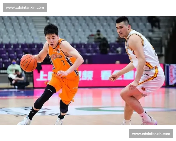 核心球员引领球队奋勇拼搏打造赛季辉煌战绩